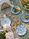 https://www.ikea.com/es/es/images/products/entusiasm-plato-postre-con-motivos-azul__1095642_ph185172_s5.jpg