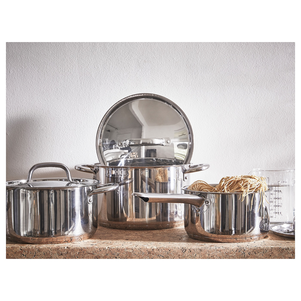 https://www.ikea.com/es/es/images/products/ikea-365-bateria-cocina-6-piezas-acero-inoxidable__1061266_pe850392_s5.jpg