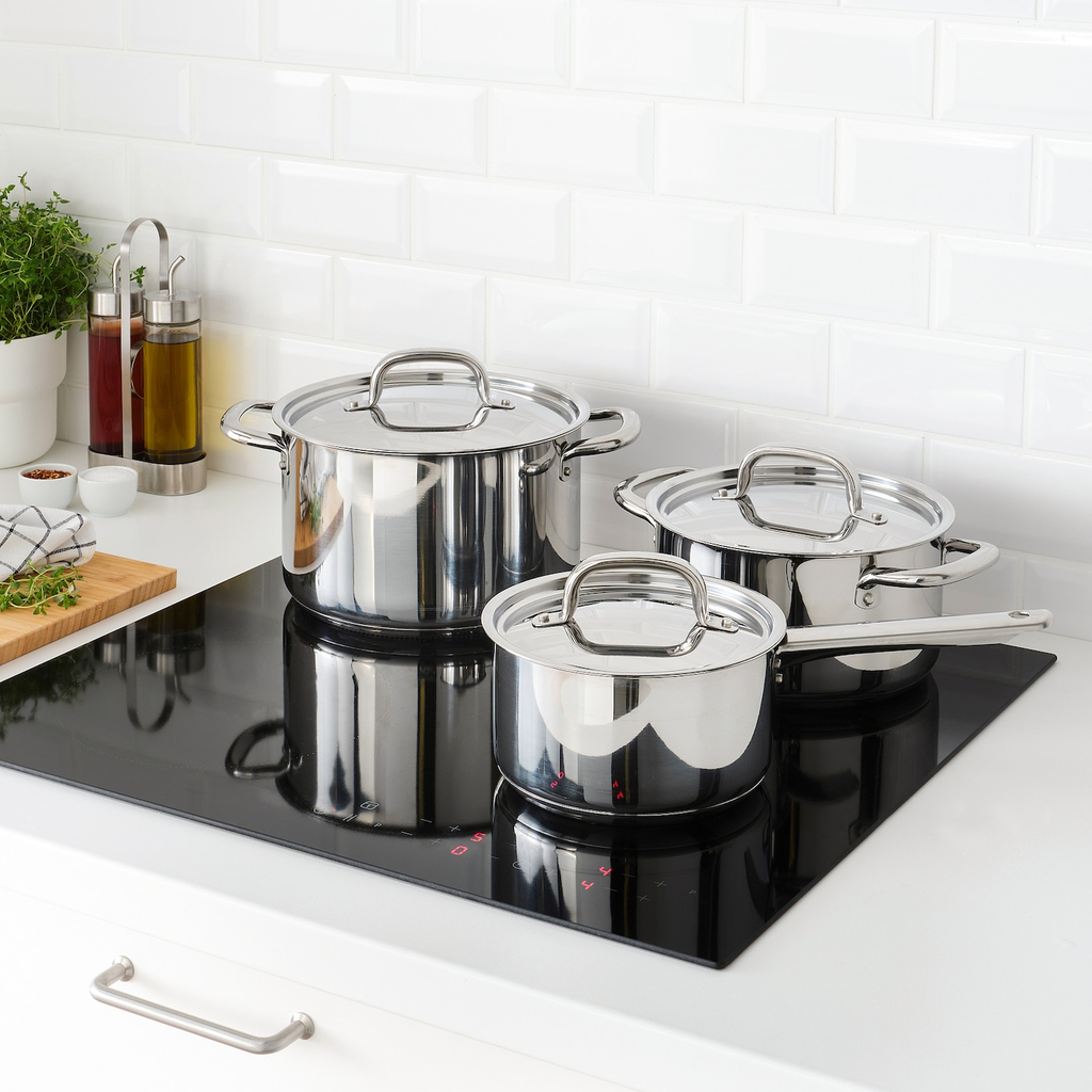 https://www.ikea.com/es/es/images/products/ikea-365-bateria-cocina-6-piezas-acero-inoxidable__1015722_pe842407_s5.jpg