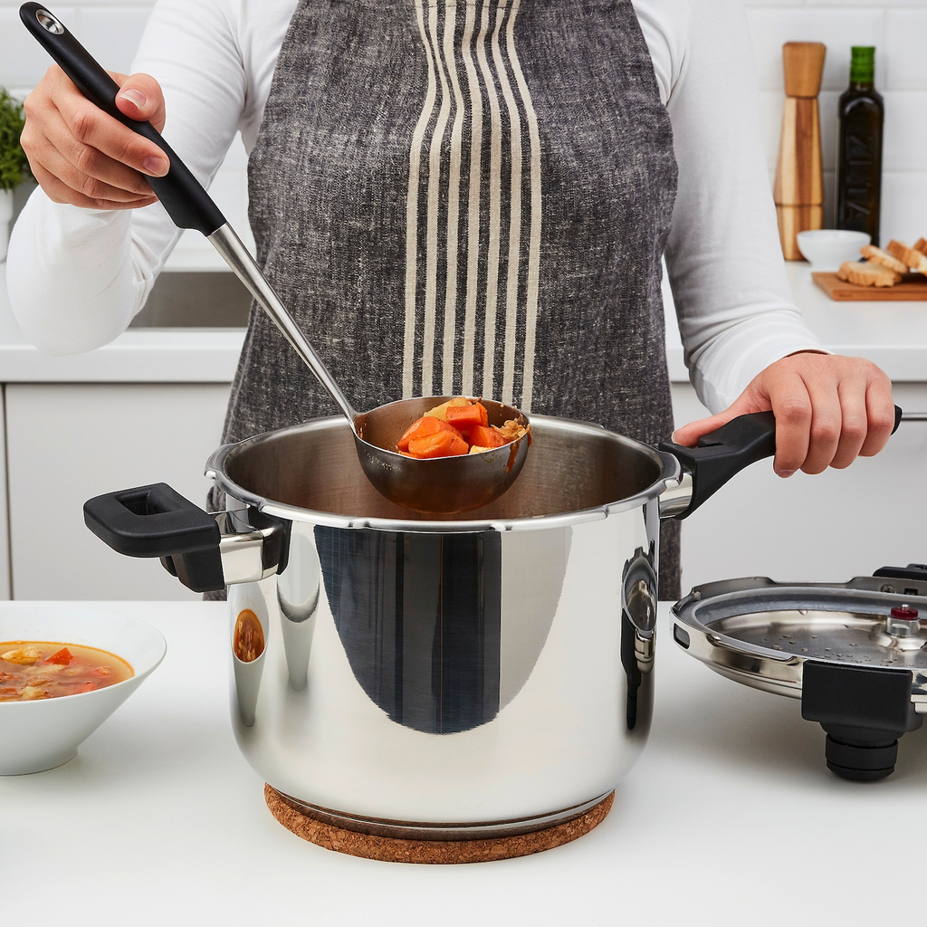 https://www.ikea.com/es/es/images/products/ikea-365-olla-presion-acero-inoxidable__0930847_pe790918_s5.jpg