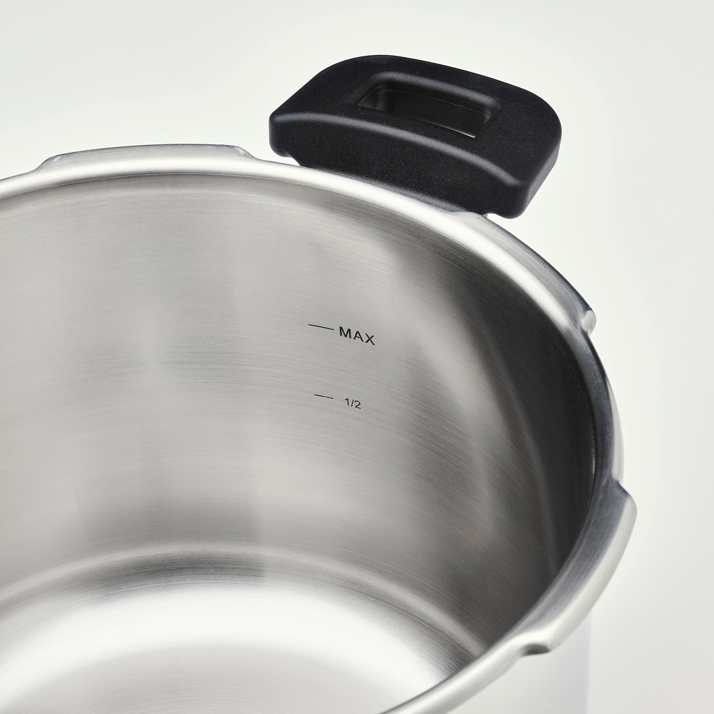 https://www.ikea.com/es/es/images/products/ikea-365-olla-presion-acero-inoxidable__0930851_pe790919_s5.jpg