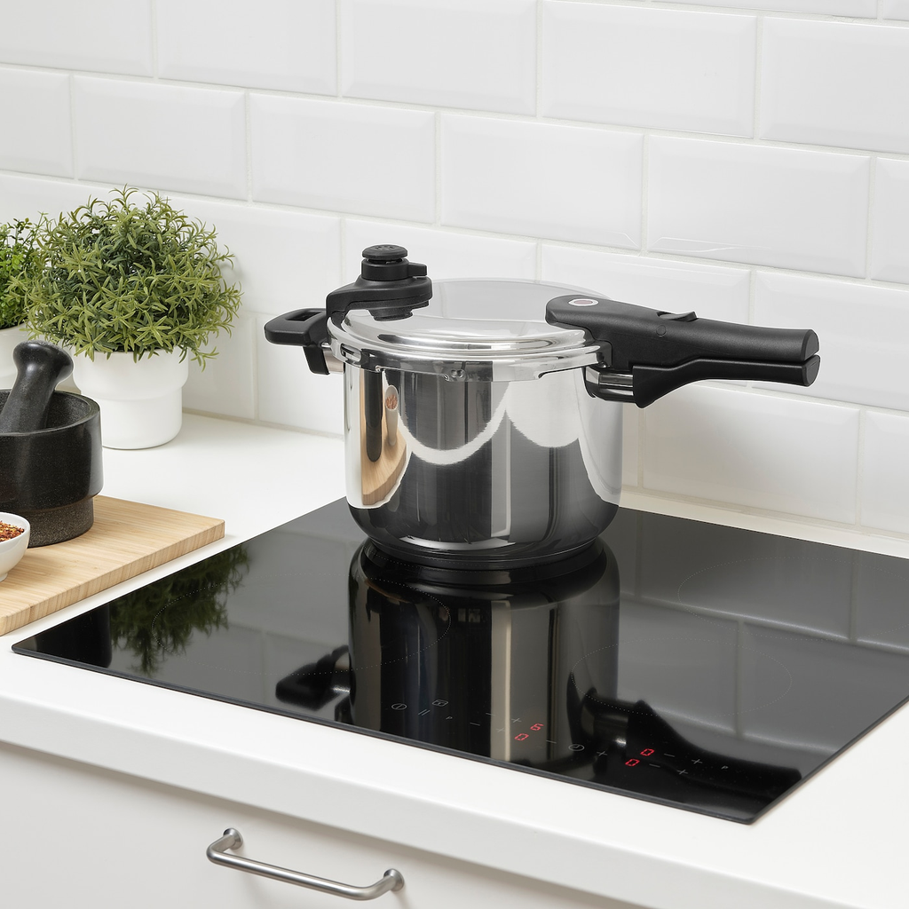 https://www.ikea.com/es/es/images/products/ikea-365-olla-presion-acero-inoxidable__0930848_pe790922_s5.jpg