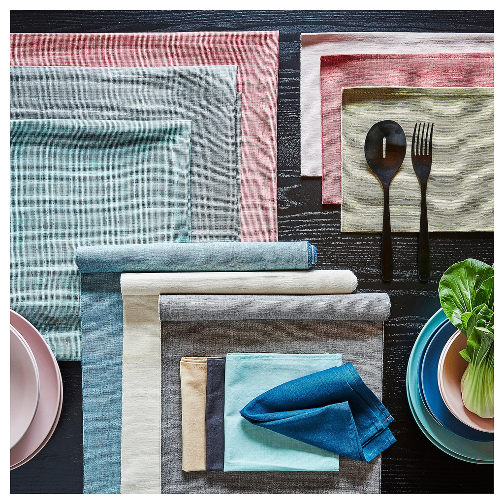 https://www.ikea.com/es/es/images/products/svartsenap-mantel-gris__1196690_pe903167_s5.jpg