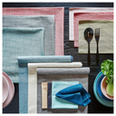 https://www.ikea.com/es/es/images/products/svartsenap-mantel-gris__1196690_pe903167_s5.jpg