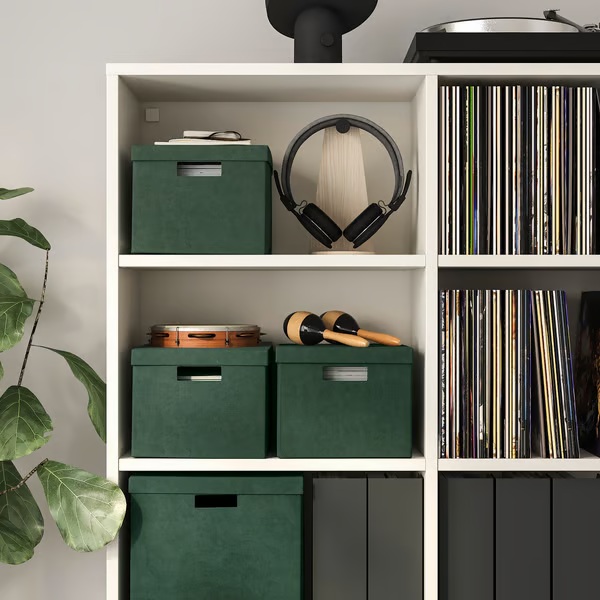 Caja con tapa, terciopelo verde oscuro GJÄTTA